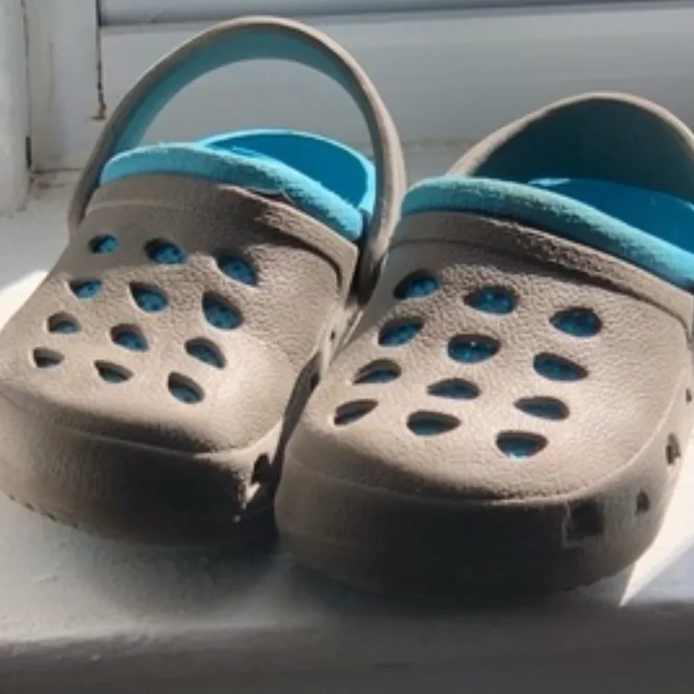 Capelli Crocs silver and blue 8-9